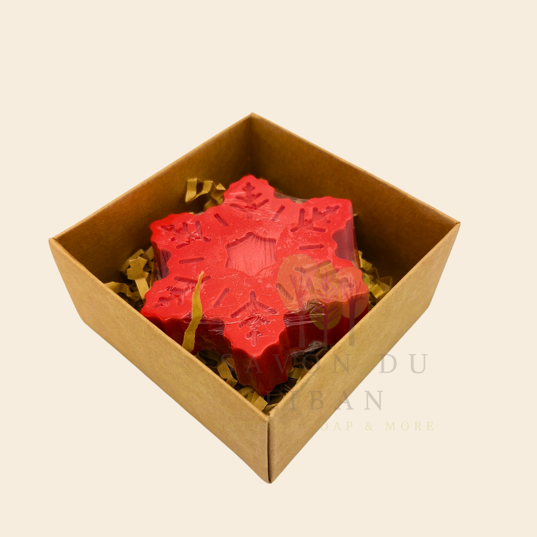 Snowflake soap inside Le Mini Box de Noël kraft gift box