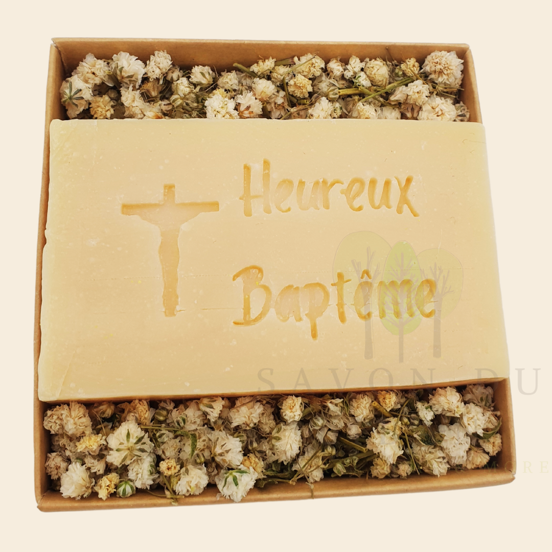 Bloom & Bless Baptism Set: Stamped Artisanal Lebanese Soap along with Dried Flowers in 8x8x2.50 cm kraft with Transparent Lid. Soap in French "Heureux Bapteme"