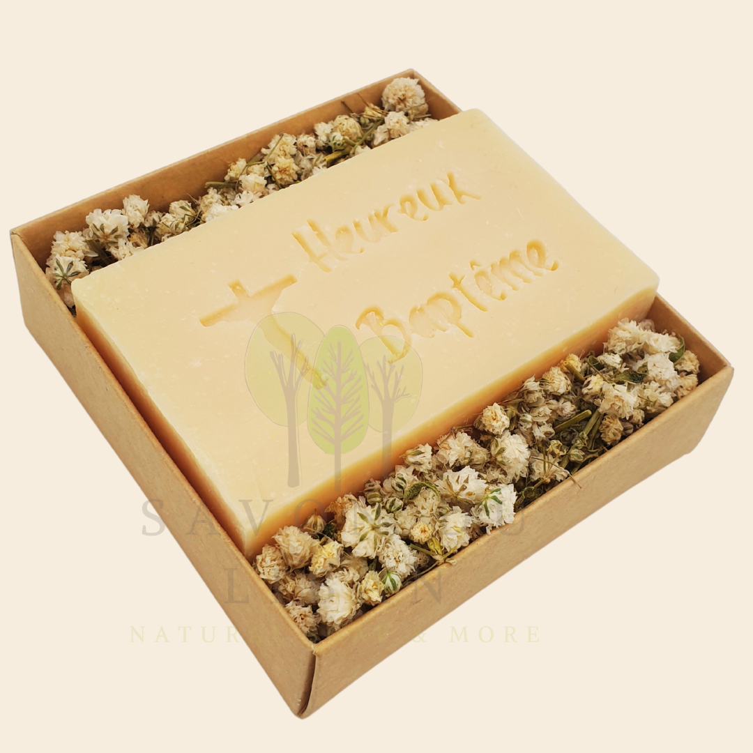 Bloom & Bless Baptism Set: Stamped Artisanal Lebanese Soap along with Dried Flowers in 8x8x2.50 cm kraft with Transparent Lid. Soap in French "Heureux Bapteme"